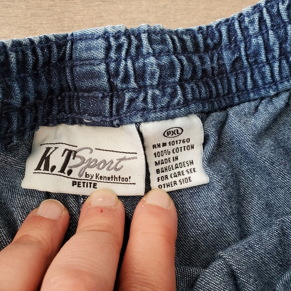 Vintage denim bermudas with flamingos 🦩 - Picture 9 of 10